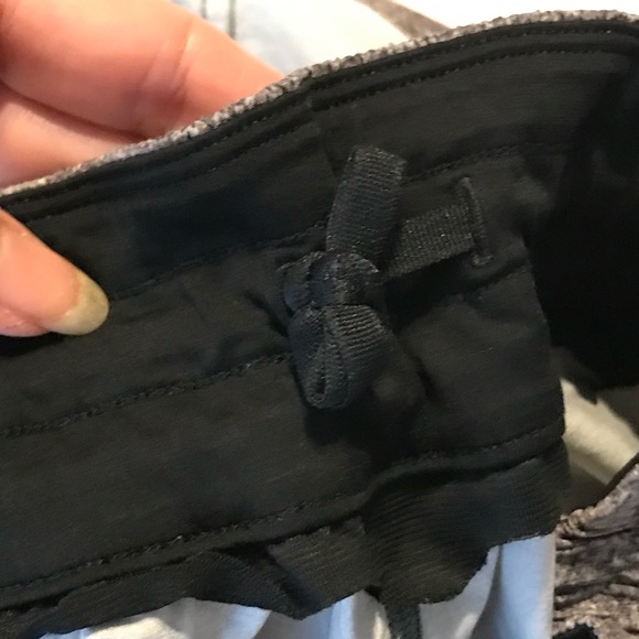 Lululemon Shorts Womens Size 12 Black Gray High-Rise Shorts With Pocket - Picture 11 of 11